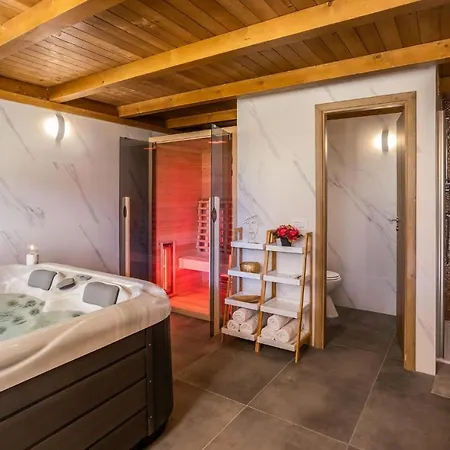 Case de vacanță Cozy In With Sauna *